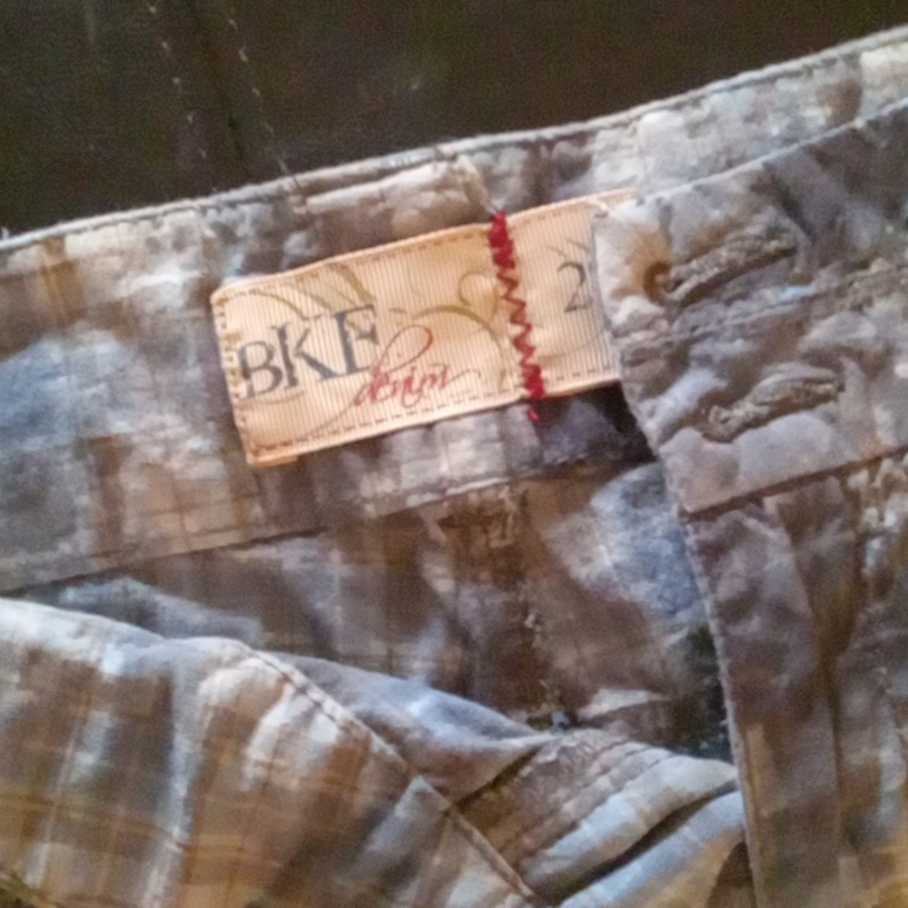 Shorts - Picture 2 of 4